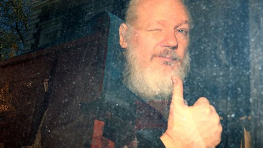 Julian Assange a fost eliberat condiţionat