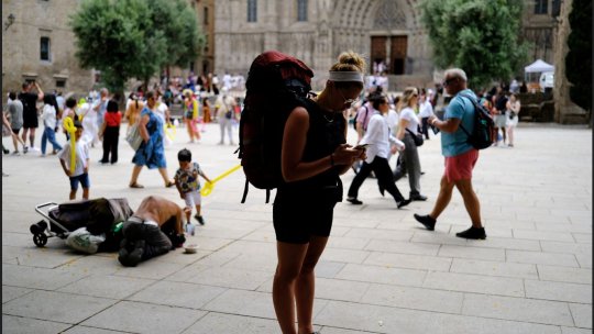 Barcelona va interzice închirierea de apartamente către turişti din 2028