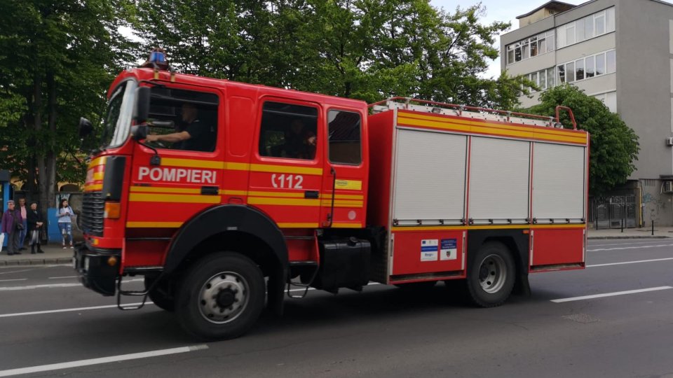 Explozie într-o clădire din Codlea: Un bărbat grav rănit, 20 de persoane evacuate