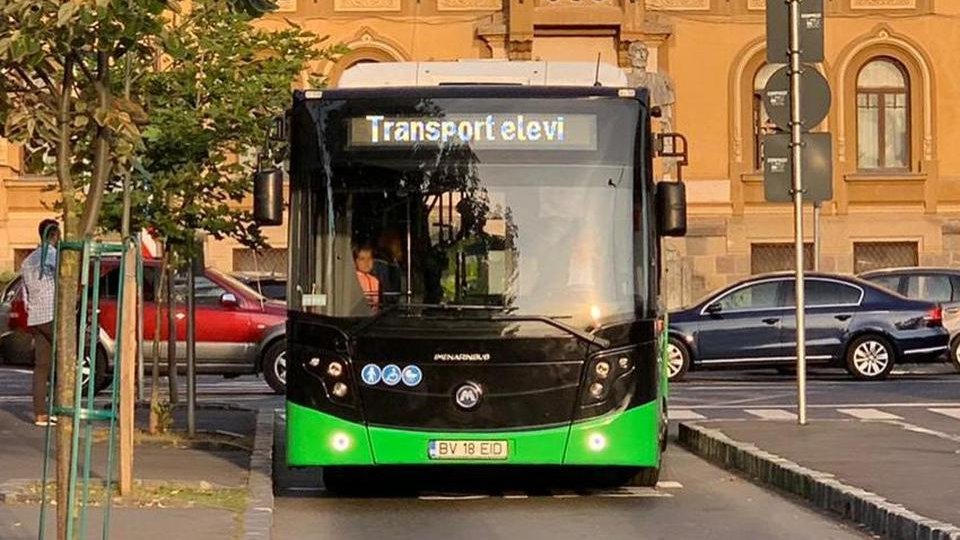 Autobuz pentru elevii Școlii 6