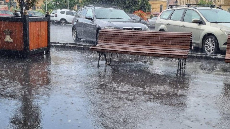 Cod galben de instabilitate atmosferică accentuată la Brașov