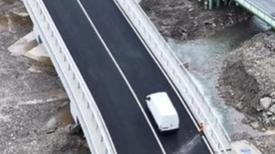Vești bune pentru șoferi! S-a deschis circulația pe noul pod de pe DN1A, la Săcele