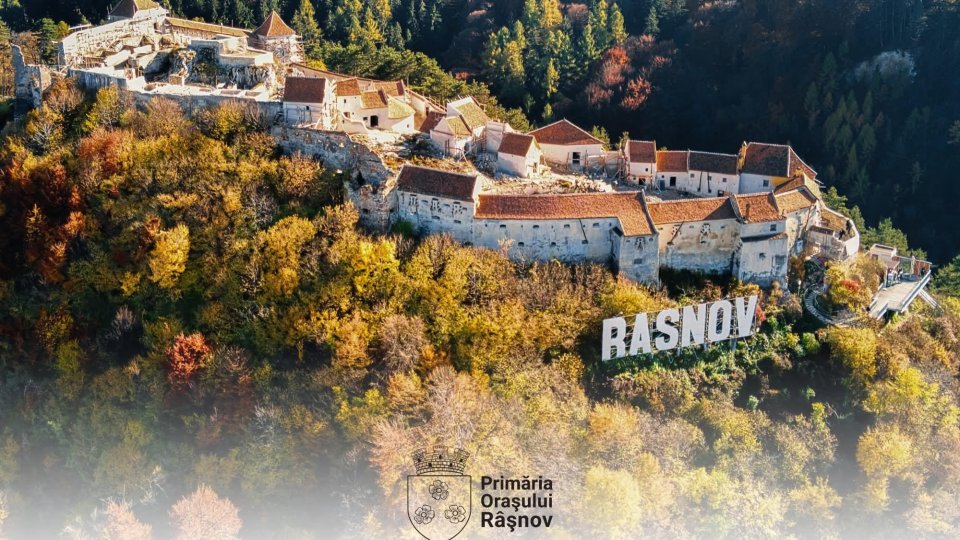 Continuă reabilitarea Cetății Medievale Râșnov