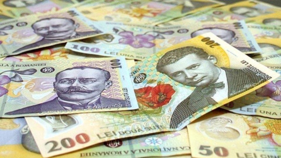 Depreciere puternică a leului în raport cu euro. Moneda europeană a fost cotată la 5,3527 lei