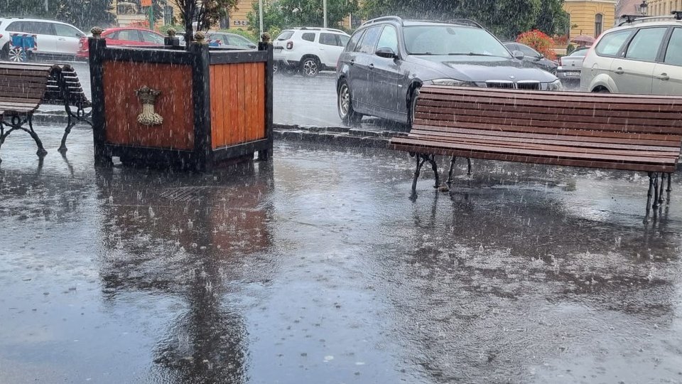 Două atenţionări cod galben, la Braşov