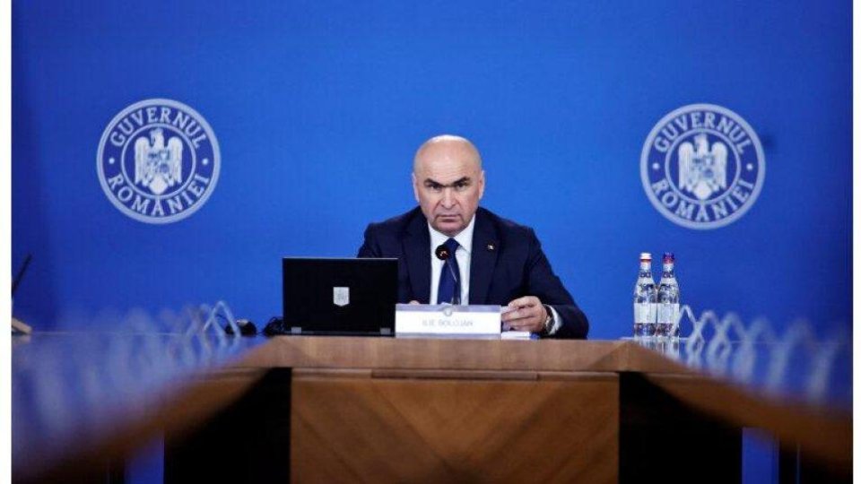 Guvernul a declarat situație de criză pe piaţa petrolieră şi plafonează adaosurile comerciale la carburanţi