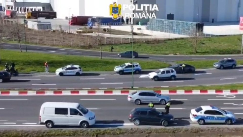 400 de mașini verificate de polițiști și 900 de persoane legitimate | VIDEO