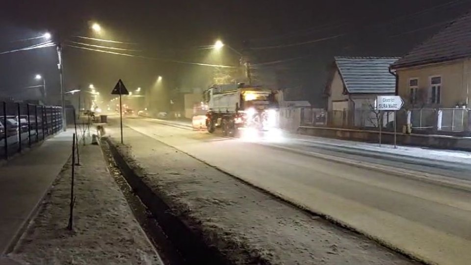 VIDEO+FOTO Ninge abundent în centrul țării! Traficul este îngreunat