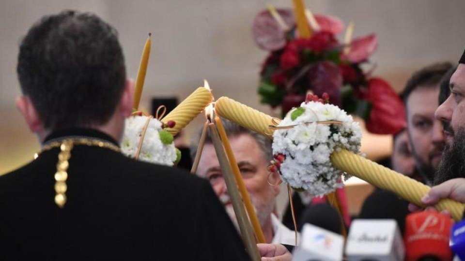 BOR: Dacă nu va putea fi adusă de la Ierusalim, credincioșilor li se va oferi Lumină Sfântă păstrată din 2025