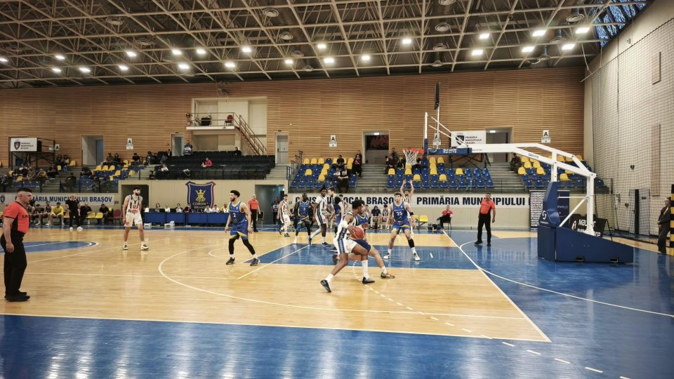 Baschet. Corona conduce cu 2-0 pe CSM Galați