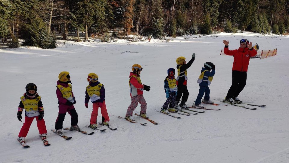 Echipament adecvat și prudență pe pârtiile din Postăvarul, în vacanța de schi