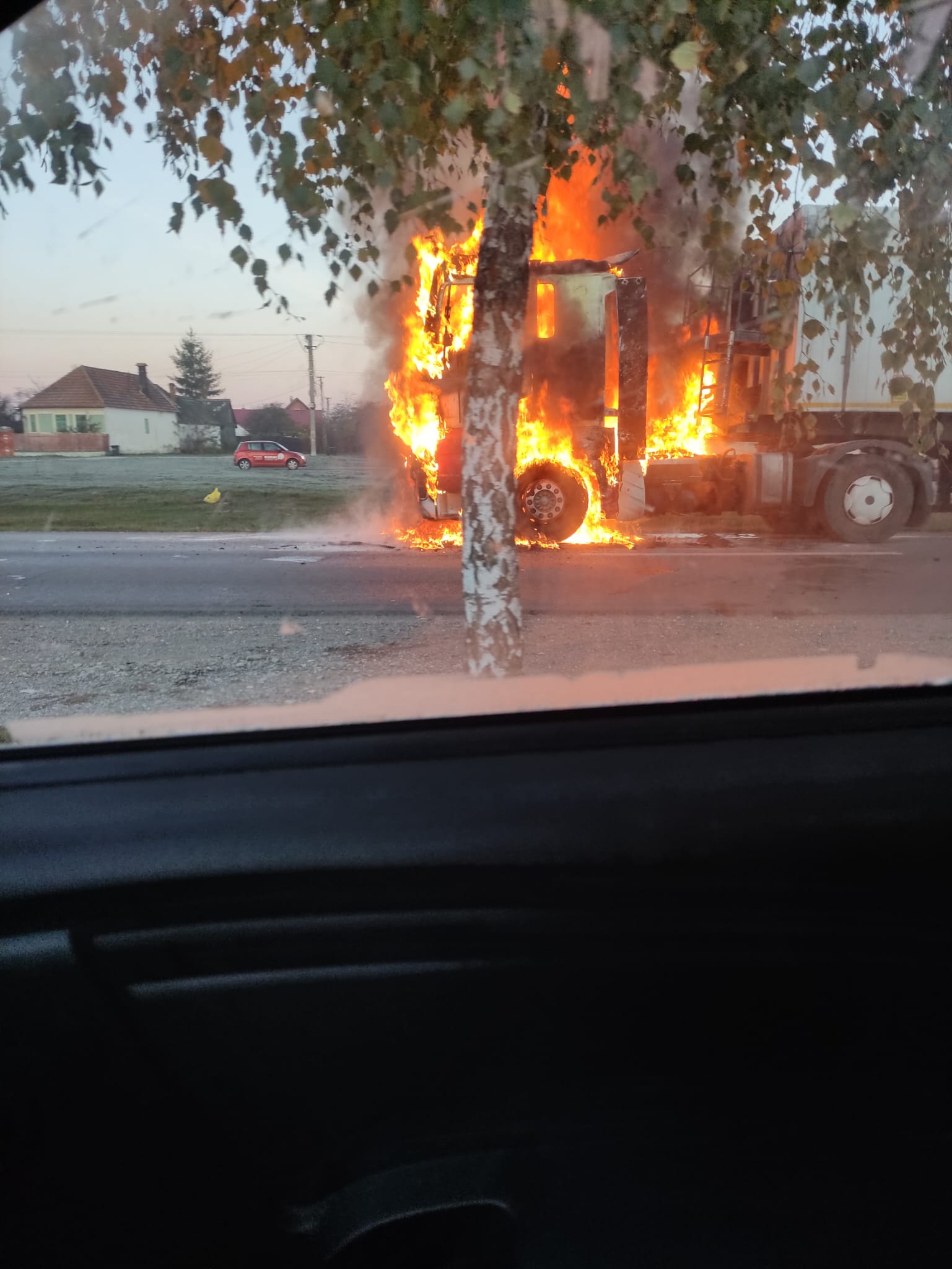 TIR în flăcări /