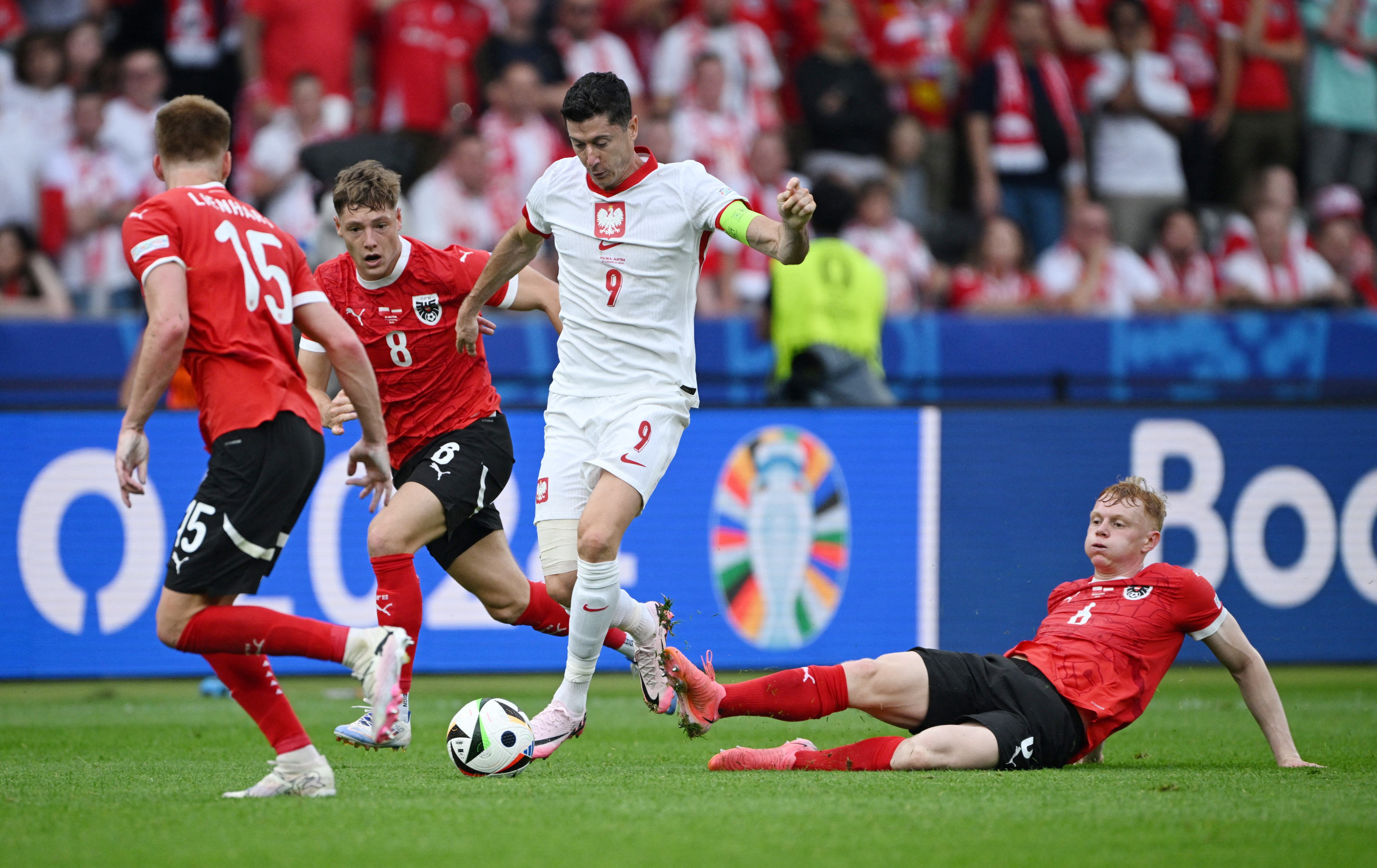 SOCCER-EURO-POL-AUT-LEWA